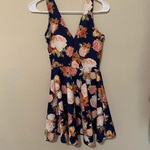Navy floral dress 💙